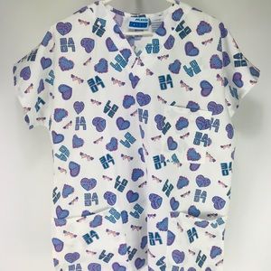 Women’s valentines scrub top medium